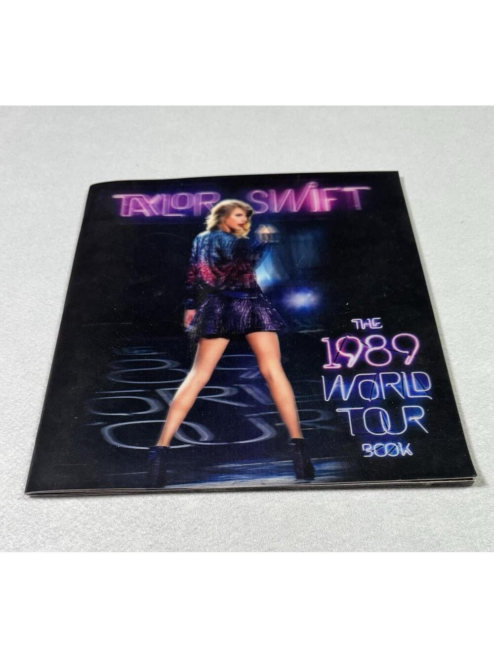 TAYLOR SWIFT ~ The 1989 World Tour Souvenir Photo Book with Hologram Cover